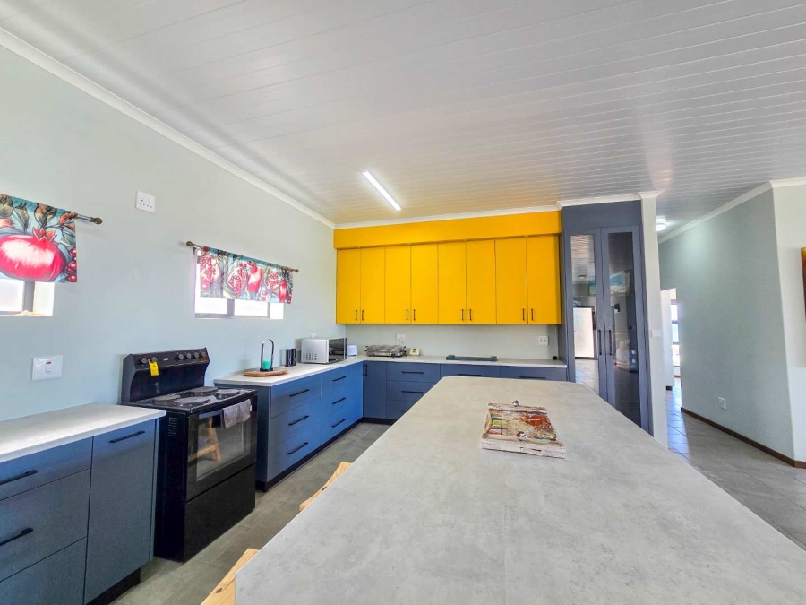 5 Bedroom Property for Sale in Stilbaai Oos Western Cape